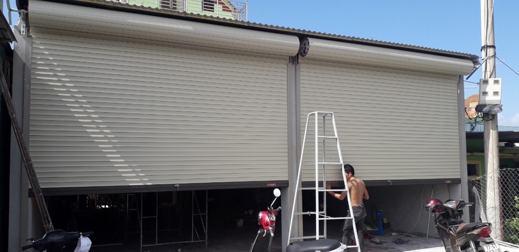 Tìm hiểu tổng quan về thiết bị cửa cuốn kéo tay