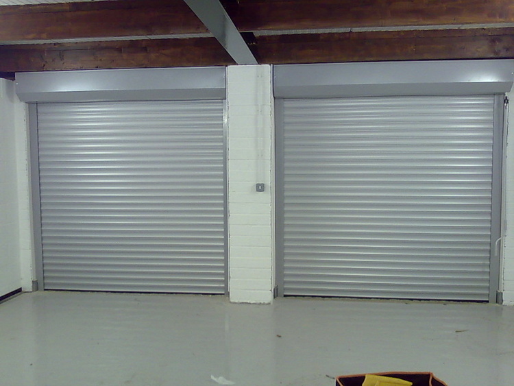 Một số hạn chế khi sử dụng cửa cuốn kéo tay