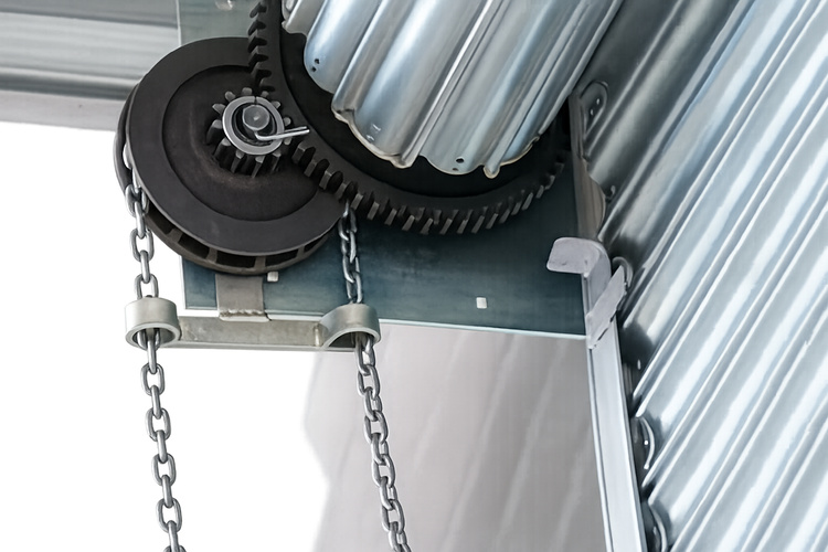 Dây xích hoặc dây curoa của cửa cuốn gặp vấn đề