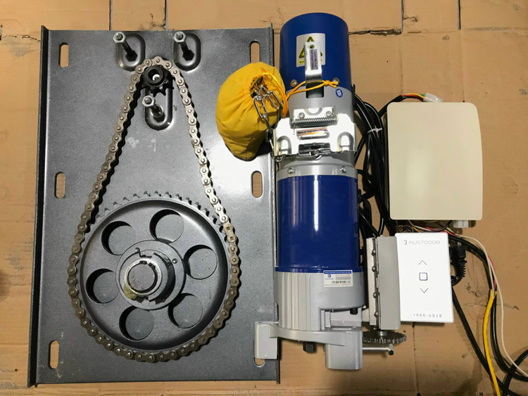 Các bộ phận bên trong của của cửa cuốn bị hỏng