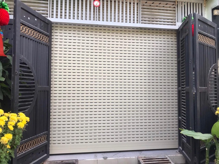 Cửa cuốn bị lệch khi lắp đặt và sử dụng cửa cuốn