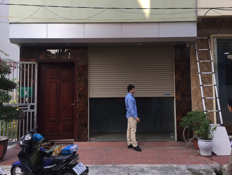 Bước 4: Tiến hành lau chùi các bộ phận cơ khí