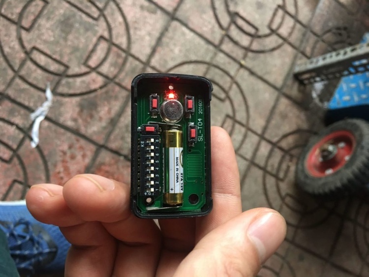 Dễ dàng làm khô hoàn toàn phần bên trong remote