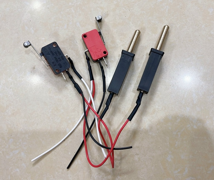 Cửa cuốn bị kêu do ti đồng bị mài mòn