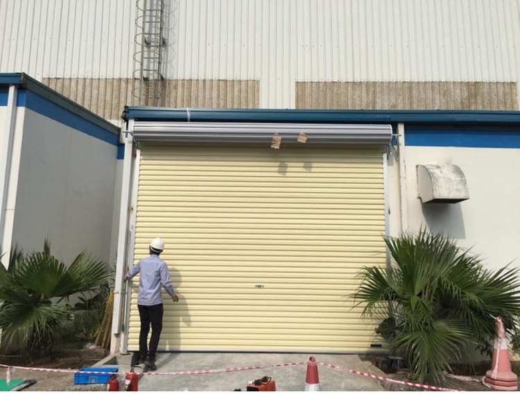 ​​Cung cấp phụ kiện cửa cuốn