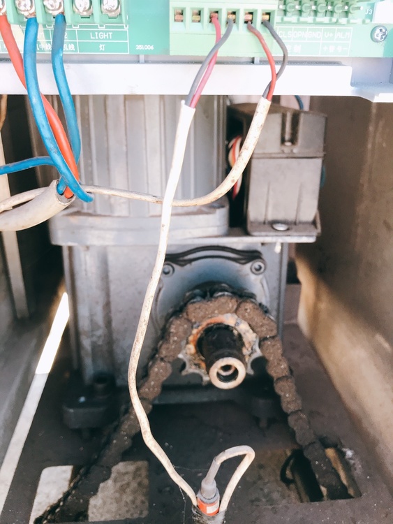 kiểm tra motor cổng xếp 