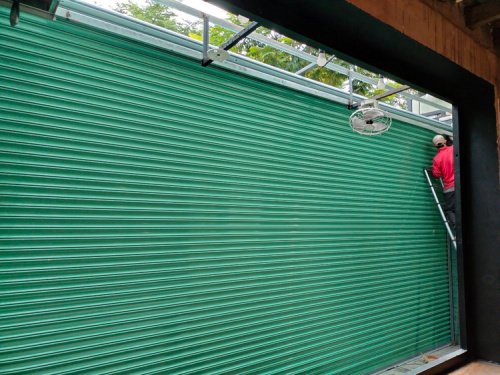 Vậy có nên lắp đặt cửa cuốn Đài Loan hay không?