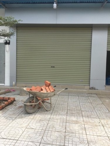 thi công lắp đặt mẫu cửa cuốn tấm liền tại phường Tân Hạnh