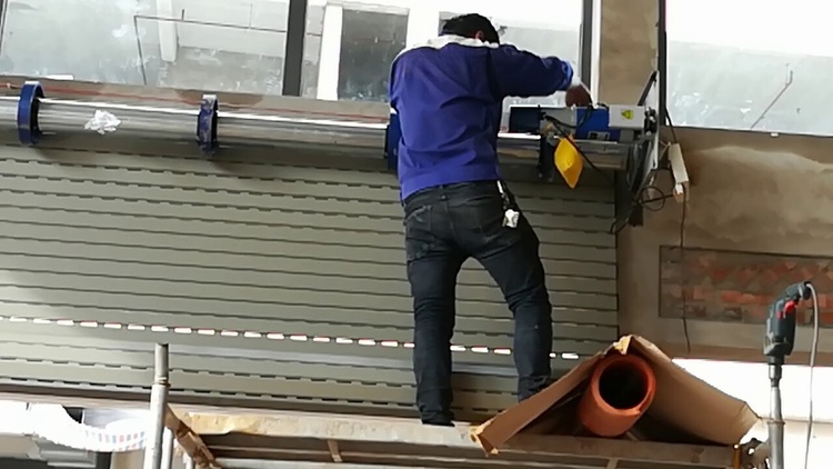 Dịch vụ sửa chữa cửa cuốn phường Tân Hiệp, Biên Hòa - giá rẻ tiết kiệm