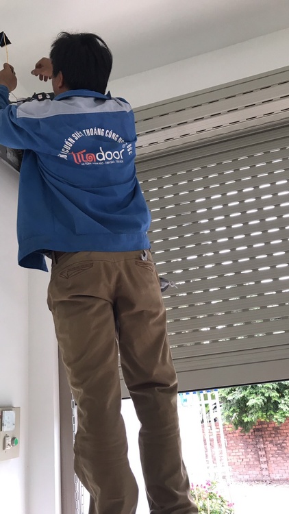 dịch vụ mở cửa cuốn Đức lên khi bị mất điện 