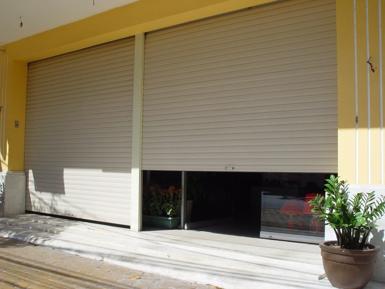 Hệ thống Motor và các bộ phận vận hành cửa