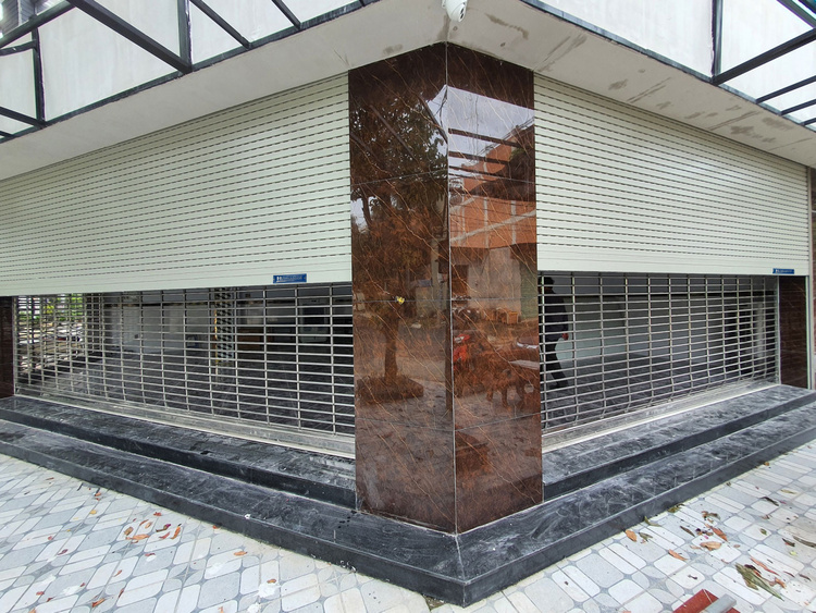 Lựa chọn mua các sản phẩm cửa cuốn thanh lý