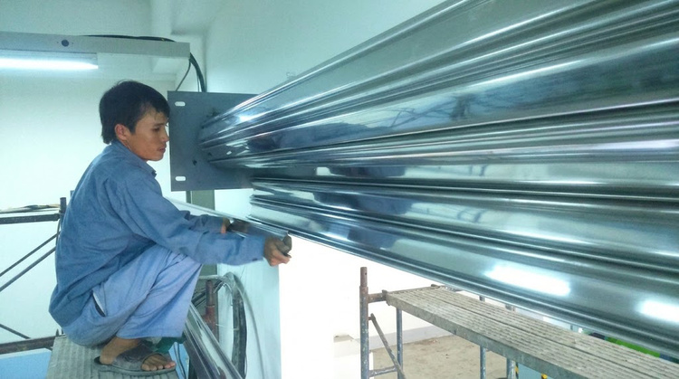 Gặp phải các tác động từ con người và môi trường